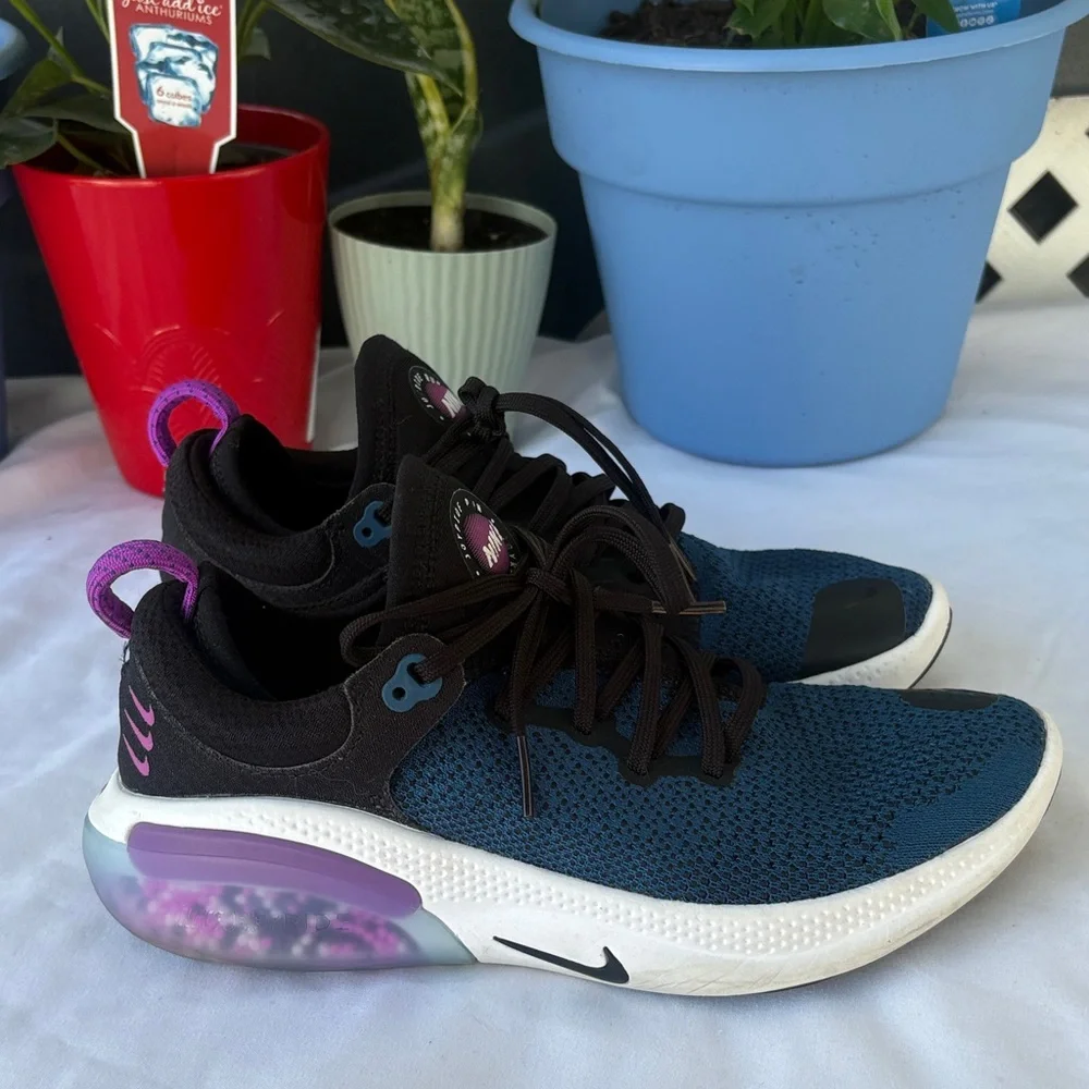 Nike Blue and Black Knit Running Shoes with Purple Tabs - Picture 6 of 6